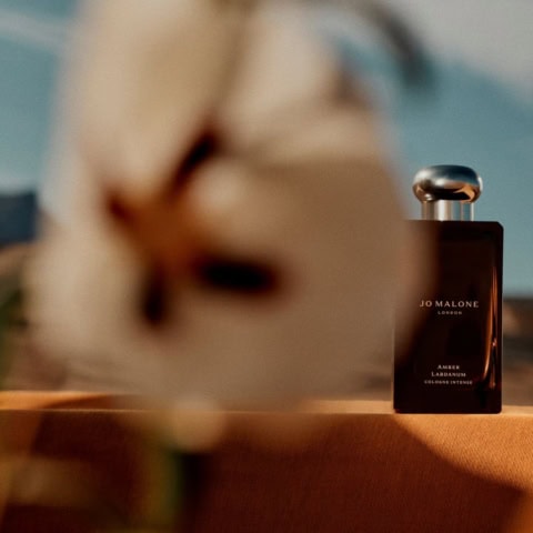 「ジョー マローン ロンドン」から新作の香りが登場！ 「アンバー ラブダナム コロン インテンス」