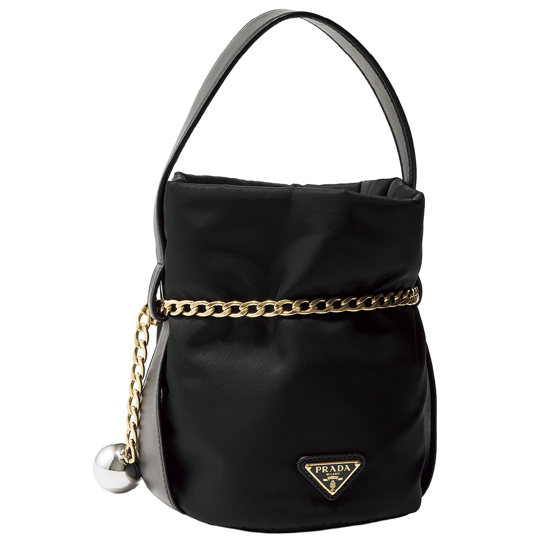 「次の相棒バッグに決定！」バッグ〈プラダ プチサック ノワール〉［H19×W15×D6cm］¥341,000※予定価格（プラダ／プラダ クライアントサービス）