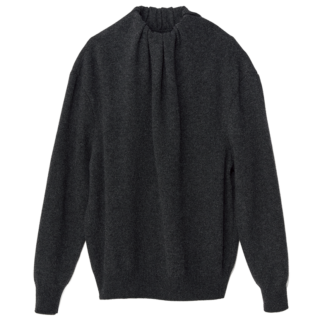 ニット¥293,000(フィービー ファイロ)