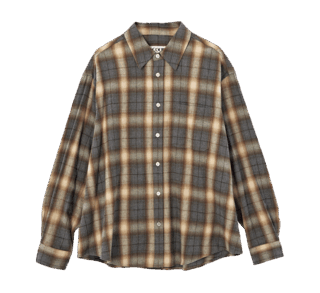 シャツ上から：グラデが特徴的なオンブレチェックで一層旬に。¥38,500（クアー／ウィムガゼット 青山店）