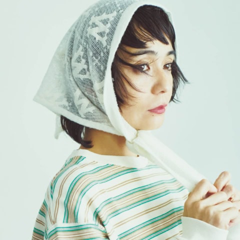 絶賛人気継続中【甘めヘアアクセ】や【ランジェリーライク服】は秋冬スタイルにもマッチします♡