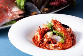 魚介の赤ワイントマト煮込み リヴォルノ風