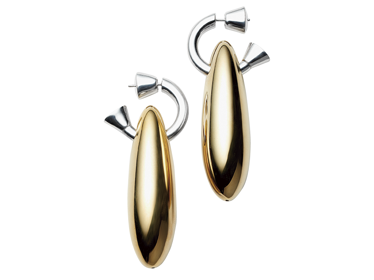 ゴールドとシルバーのカラーコントラストが美しい。ピアス［SV×K18YG］¥150,700