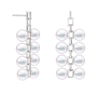 イヤリング〈シークエンス〉［WG×あこや真珠×DIA］¥2,860,000（TASAKI）