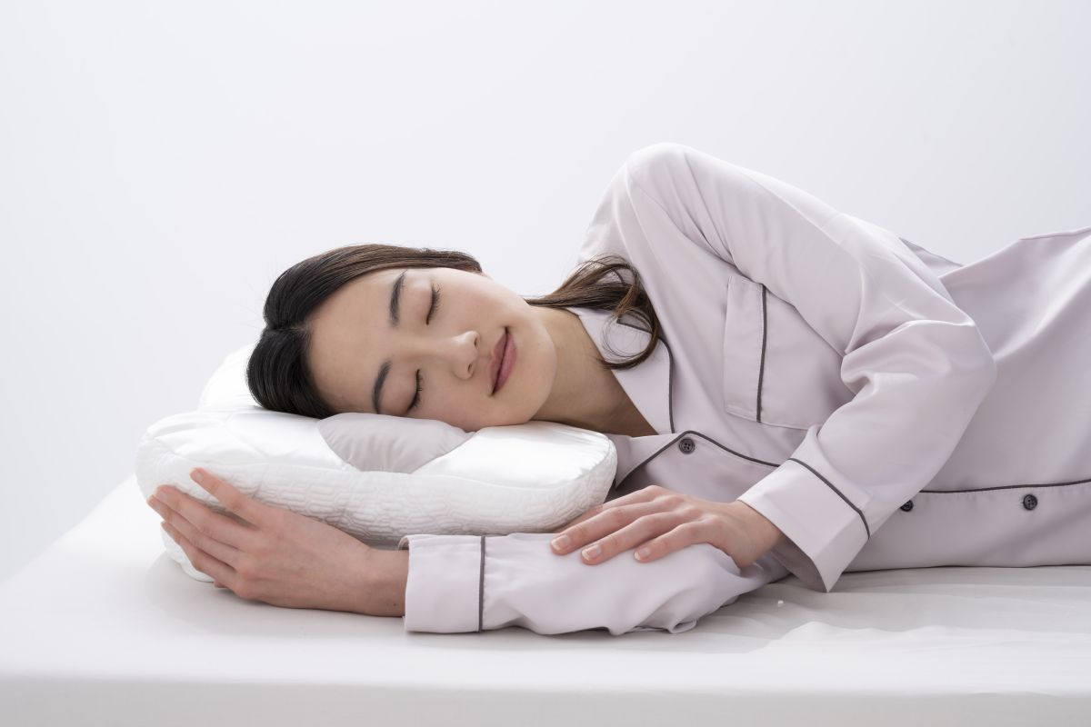 8時間の睡眠でフェイスラインも整う♡キレイを保つ「美活まくら」