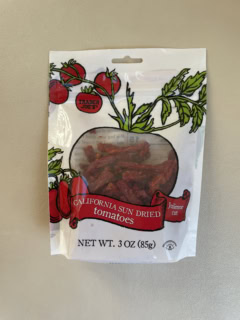 毎回5袋くらい買うドライトマトは2.49ドル。刻んでサラダに入れてもよし。煮込み料理に使うとコクが出ます。