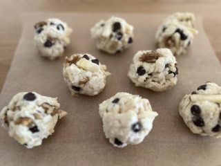 外はさっくさく、中はしっかりしっとり「りんごとチョコのスコーン」