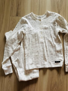 小花柄のレギンスなど、40代ママ編集者の「買ってよかった」大人可愛い服