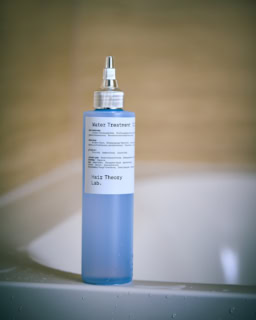 セラムイン ウォータートリートメント 200mL ¥4,400(Hair Theory Lab®)