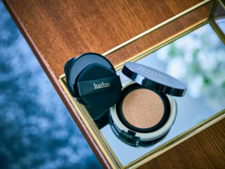 薬用クッションファンデーション SPF50+・PA+++ 全4色 ¥3,520〈セット価格〉(HARIAS)