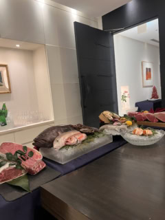 「イルブリオ 六本木ヒルズ」は食材がずらっと並んでいて、五感で楽しめます。