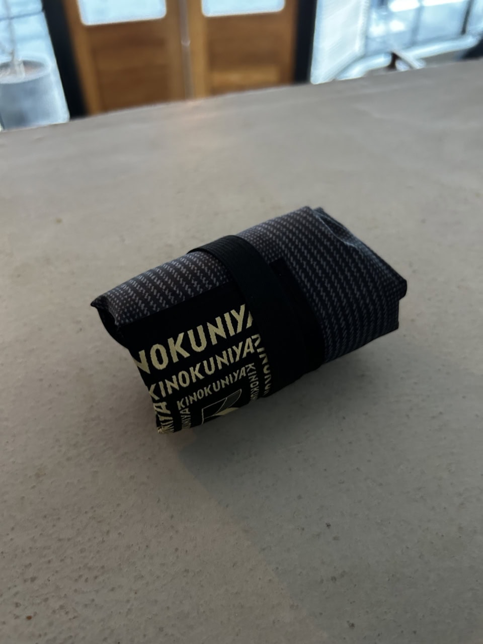 こちらも小さくたたんでコンパクトに持ち運べます！