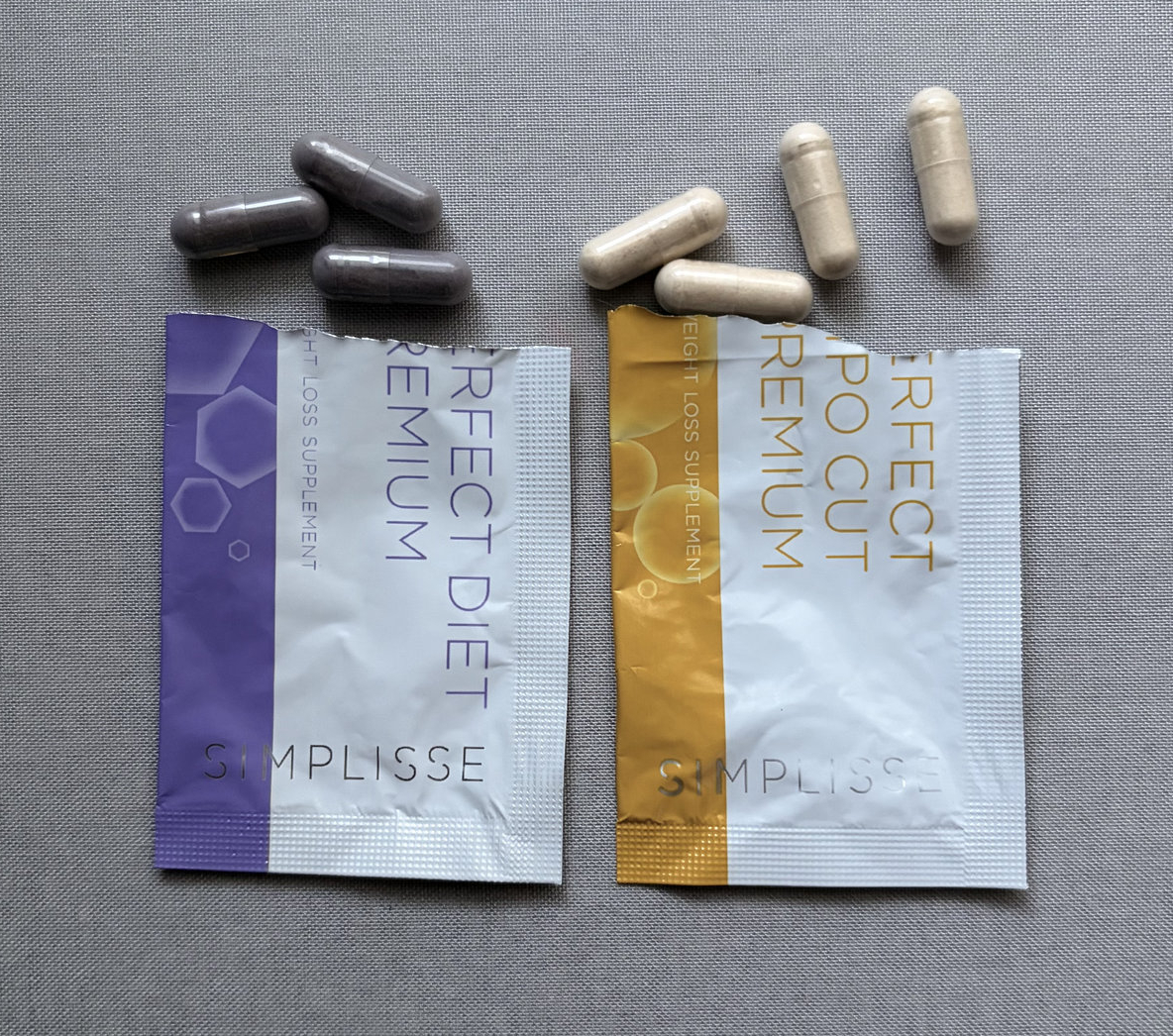 シンプリス パーフェクト リポカット プレミアム 30袋／30日分 ¥9,500、同 パーフェクトダイエット プレミアム 30袋／30日分 ¥11,000