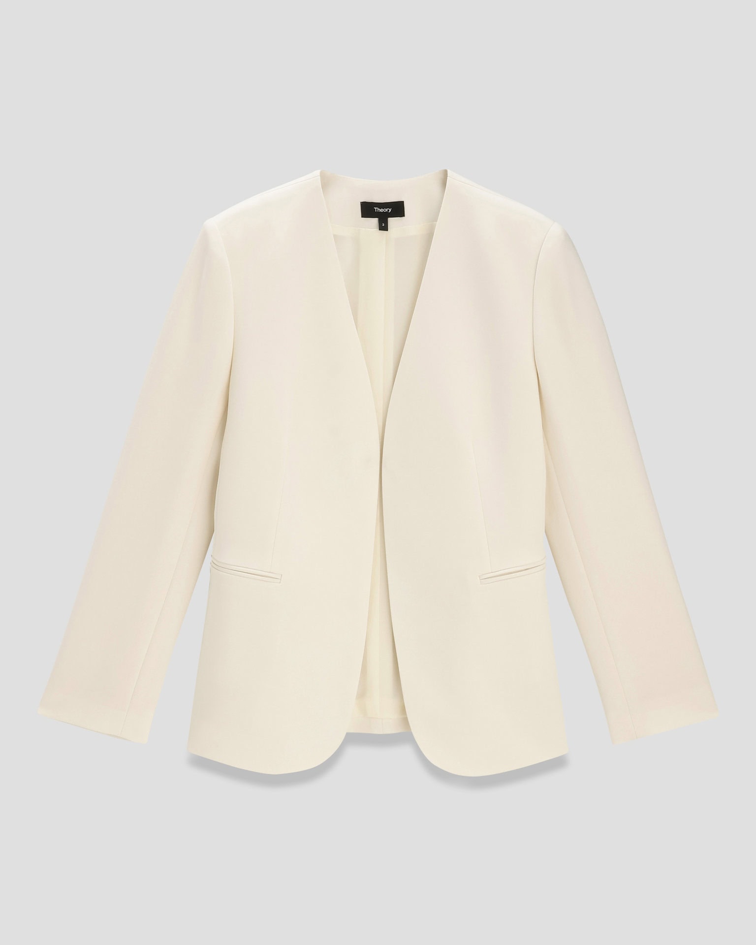 こちらが同素材で人気のホワイト系カラー、今季のカラー名はライス。確かに入学式の記憶を掘り起こすと、キレイ色をきていらっちゃるお母さま方も多かったように思います。