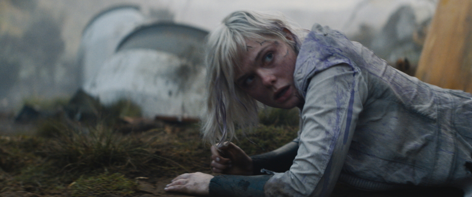 狩りを本能とするプレデターの若者デク（D・S・コロアマタンギ）は掟を破り、生存不可能とされる最悪の地に追放される。