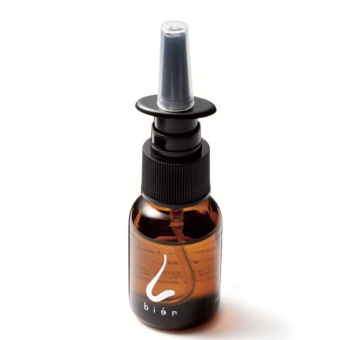 【2026春の花粉飛散量は過去10年間で最も多い⁉】シュッと1秒でOK「鼻用保湿オイル」でブロック!