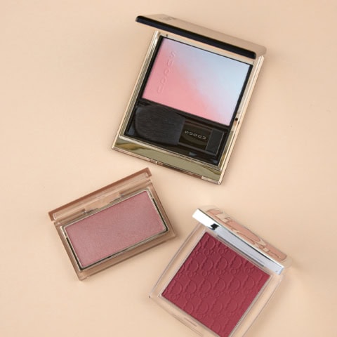 「肌の透明感を爆上げ」「シェーディングせずとも立体感」笹本恭平が推す【今ドキチーク】3選