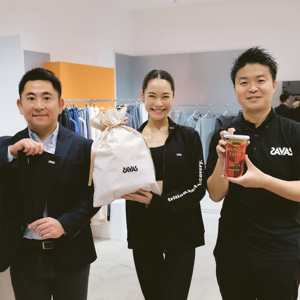 リカバリーウェアのVENEXとプロテインのSAVASがコラボ!休息×栄養の限定キットが登場