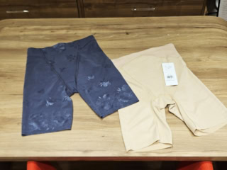 ついでにガードルも試着！