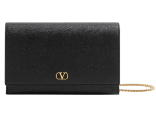 チェーンウォレット ［H12×W19.5×D4cm／札入れ0、小銭入れ0、カードスリット2、ポケット3〕¥172,700（ヴァレンティノ ガラヴァーニ／ヴァレンティノ インフォメーションデスク）