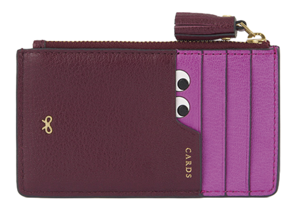 〈ジップ・カードケース〉［H8×W13×D1.5cm／札入れ0、小銭入れ1、カードスリット4、ポケット1］¥39,600（アニヤ・ハインドマーチ／アニヤ・ハインドマーチ ジャパン）