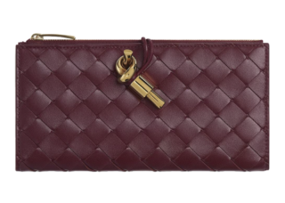 〈アンディアーモ ロングウォレット〉［H9.5×W19×D0.5cm／札入れ2、小銭入れ1、カードスリット12、ポケット0］ ¥198,000（ボッテガ・ヴェネタ／ボッテガ・ヴェネタ ジャパン）