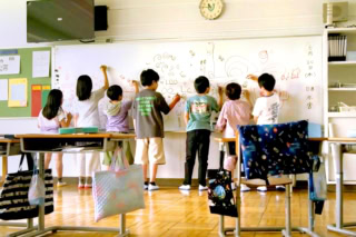 映画『みんな、おしゃべり！』