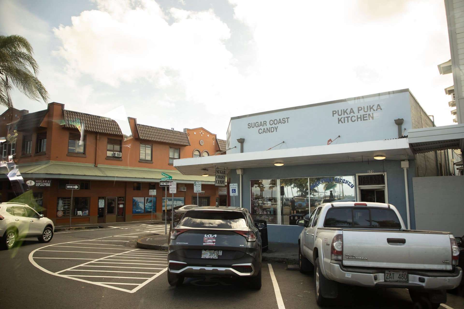 お土産をチェックするのにもいい場所！