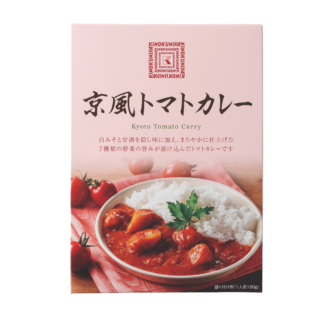 7種類の野菜の旨みが溶け込んだトマトカレーは、なんと白みそと甘酒が隠し味！ まろやかに仕上げているので辛いのが苦手な人にも。￥648（紀ノ国屋）