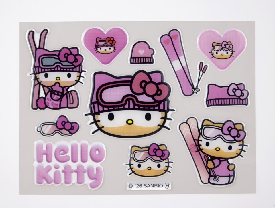 3月号“通常号”と色&サイズ違いのぷくぷくシール。中央のゴーグル&ニット帽のフェイス形シールは横幅5㎝超えの超ビッグサイズ♡