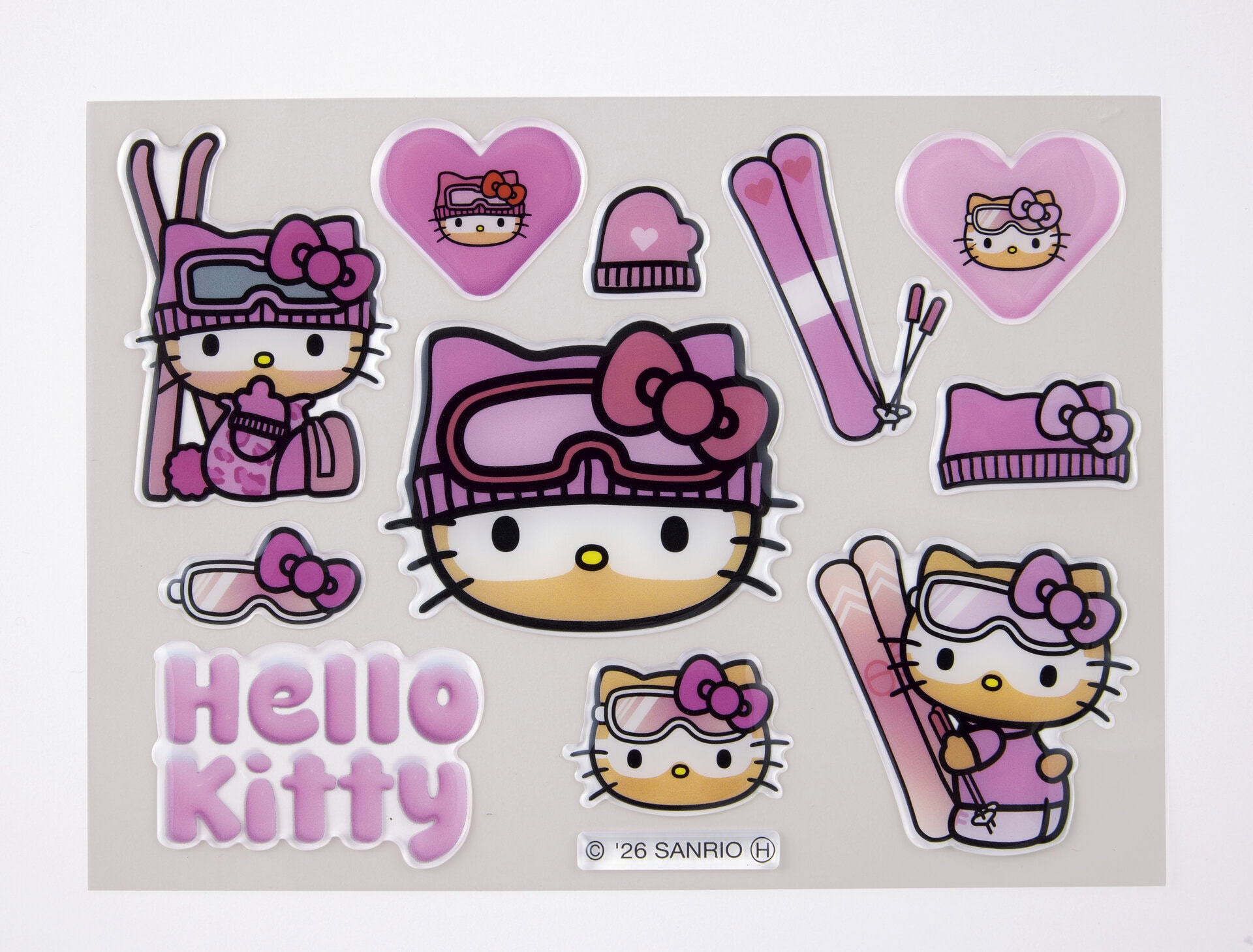 3月号“通常号”と色&サイズ違いのぷくぷくシール。中央のゴーグル&ニット帽のフェイス形シールは横幅5㎝超えの超ビッグサイズ♡