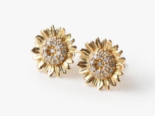 ピアス［18KYG×DIA］¥198,000（サンメイア／ロンハーマン）