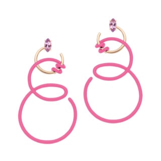 ピアス［YG×シルバー×バブルガムピンクエナメル×アメジスト］¥243,600※参考価格（ベア ボンジャスカ／ベア ボンジャスカ カスタマーケア）