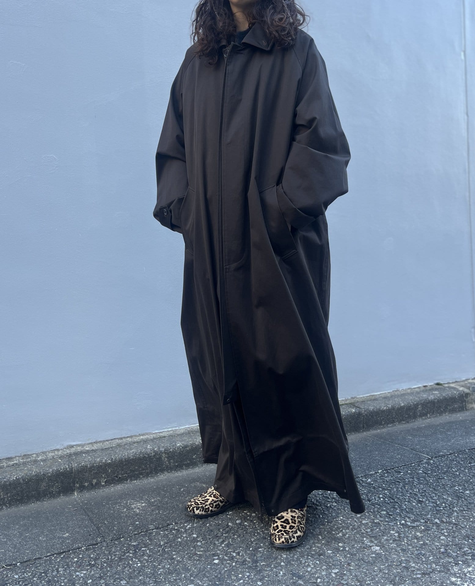 ここまで着丈の長いコートと久しぶりに出合いました！