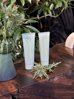 athretia スキンプロテクションUVジェル