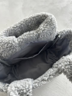 スクエア型なのでマチがしっかりと。