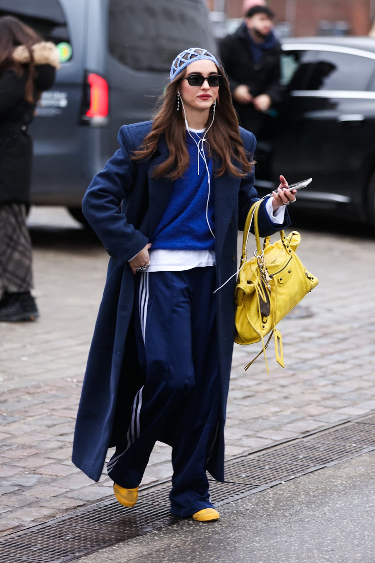 ヘッドピースも洒落ていますよね。全体的にいえることですが、コペンハーゲンってヘッドまわりのおしゃれも上手な人が多いんです