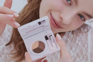 自眉を美眉にするコスメ「HBL」のクッションアイブロウ