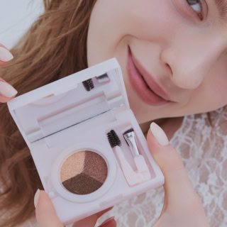 自眉を美眉にするコスメ「HBL」のクッションアイブロウ