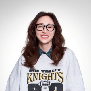 大人美容メガネ 小顔印象フレーム 全2種 ¥14,900(ジンズ)※2月11日発売