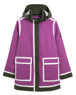 AIGLE×インディア・マダヴィの新作レインコートの商品紹介画像