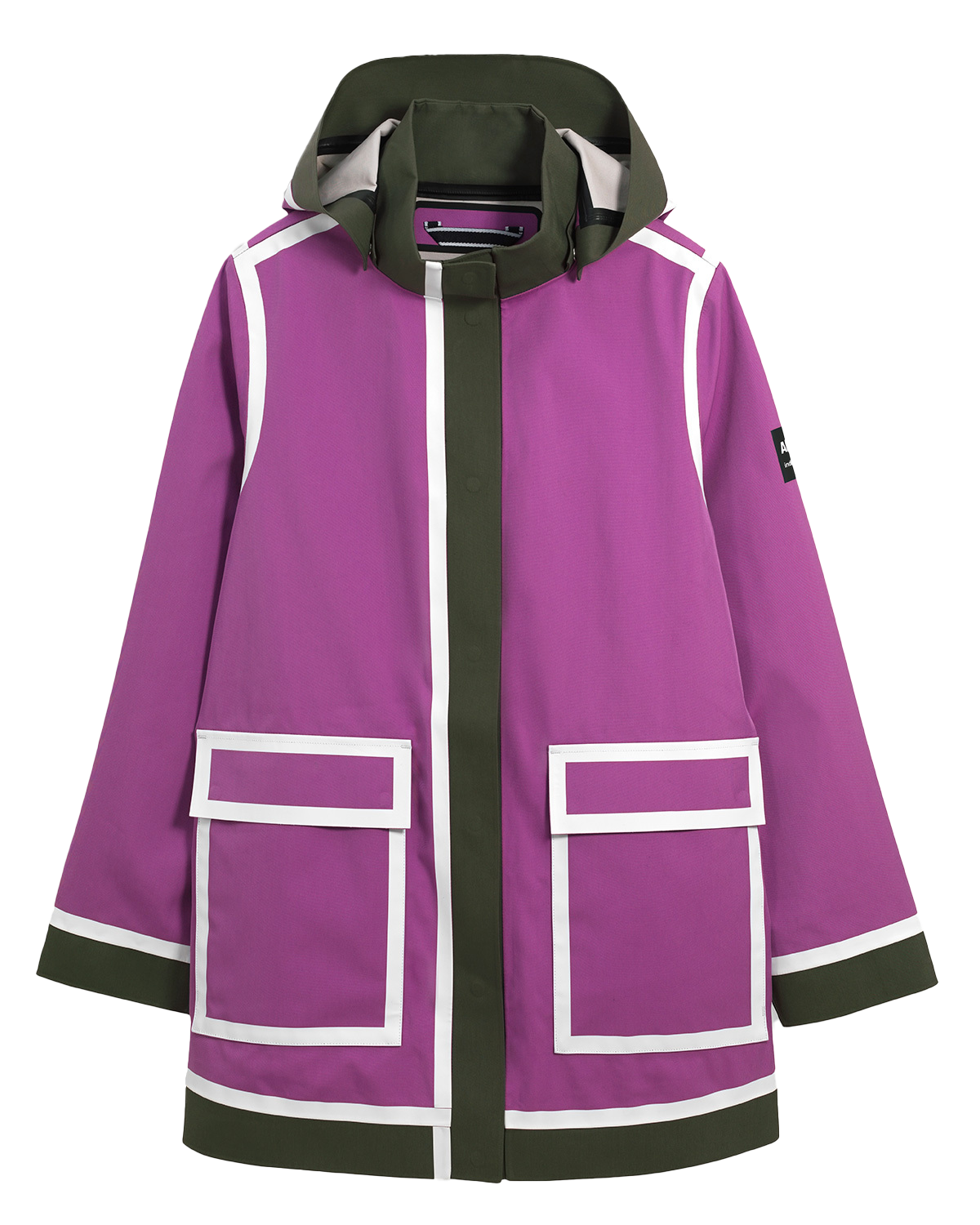 AIGLE×インディア・マダヴィの新作レインコートの商品紹介画像