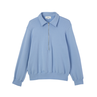 旬のハーフジップ。スエット¥29,700（フォル／ジャーナル スタンダード 渋谷スクランブルスクエア店）