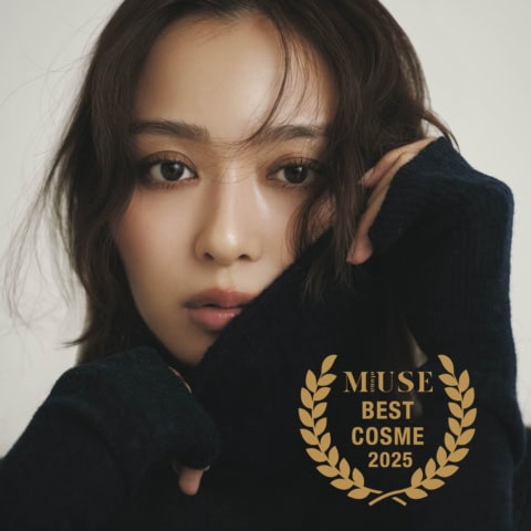 「単色もグラデもきまる」「捨て色なし」40代が洒落る定番カラー【国宝級ブラウンシャドウ】3選