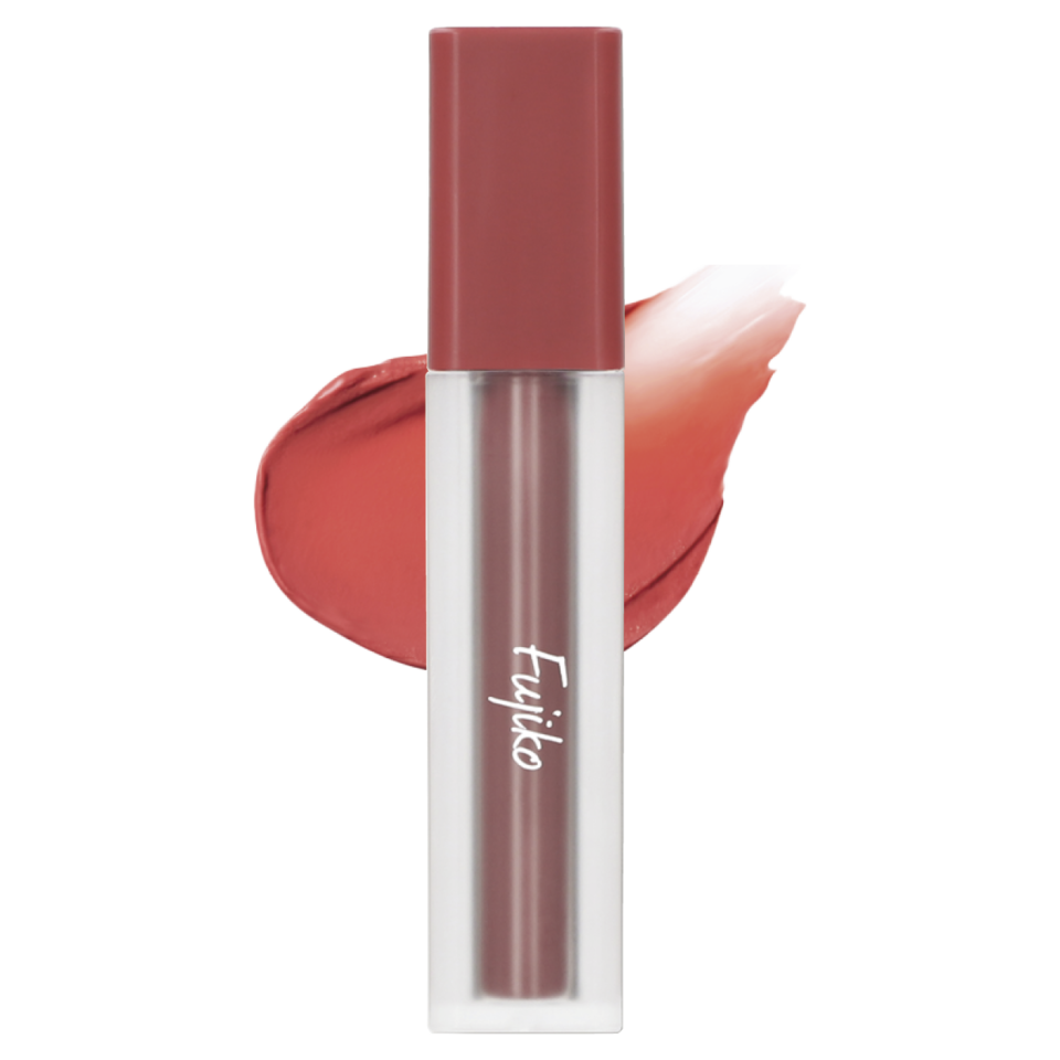 水分が逃げない独自処方で、薄膜なふんわりマット唇が乾かず長時間キープ。縦ジワも自然にカバー。¥1,540（かならぼ）