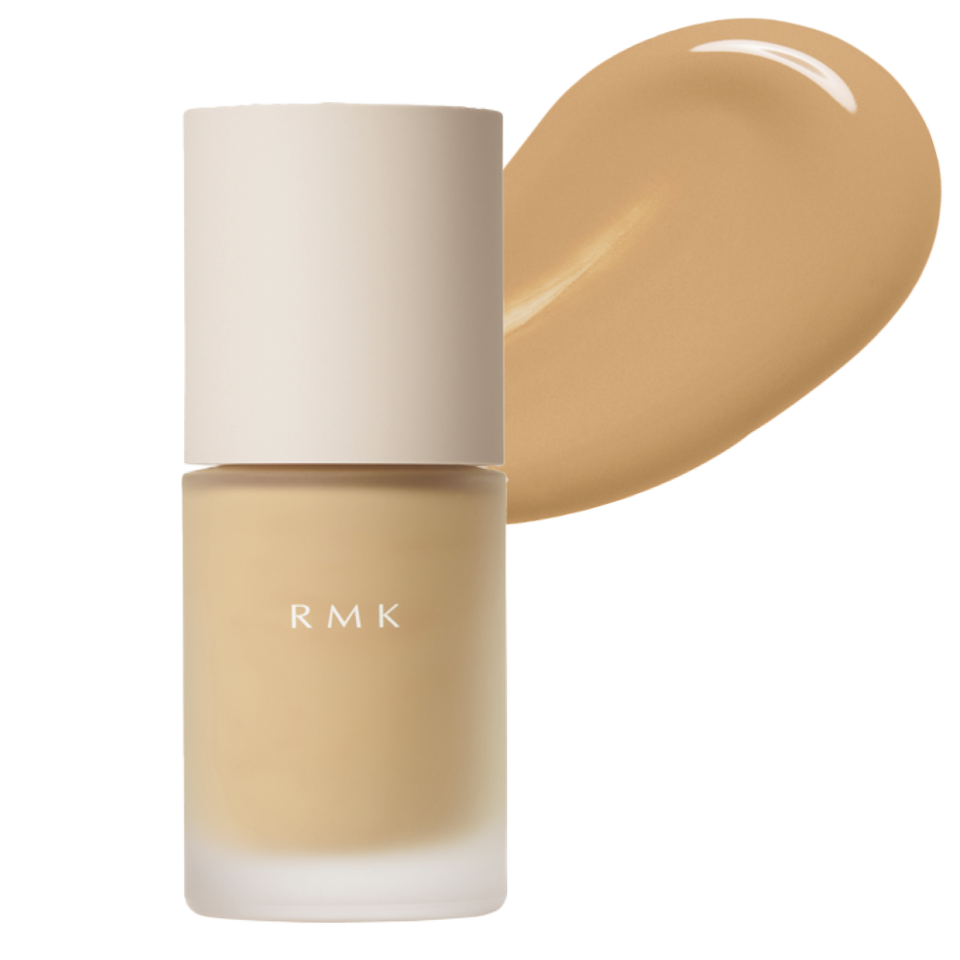 まるでスキンケアした後のような潤いのある、素肌のように軽やかで立体的なツヤ肌に仕上げるリキッド。SPF20〜25・PA+〜++ 30mL 全9色 ¥6,600（RMK Division）