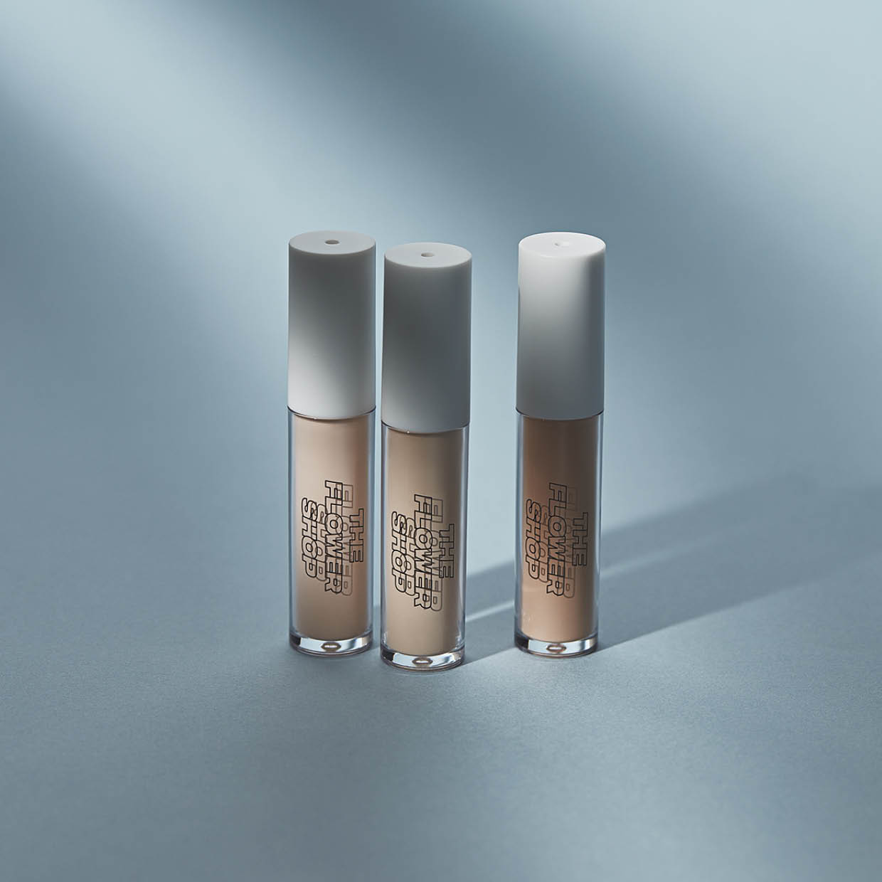 保湿力があり、ベースメイクの仕上がりを引き上げる3色。ザ・フラワーショップ コンシーラー 全3色 SPF40・PA++++ 各¥2,750（msh）