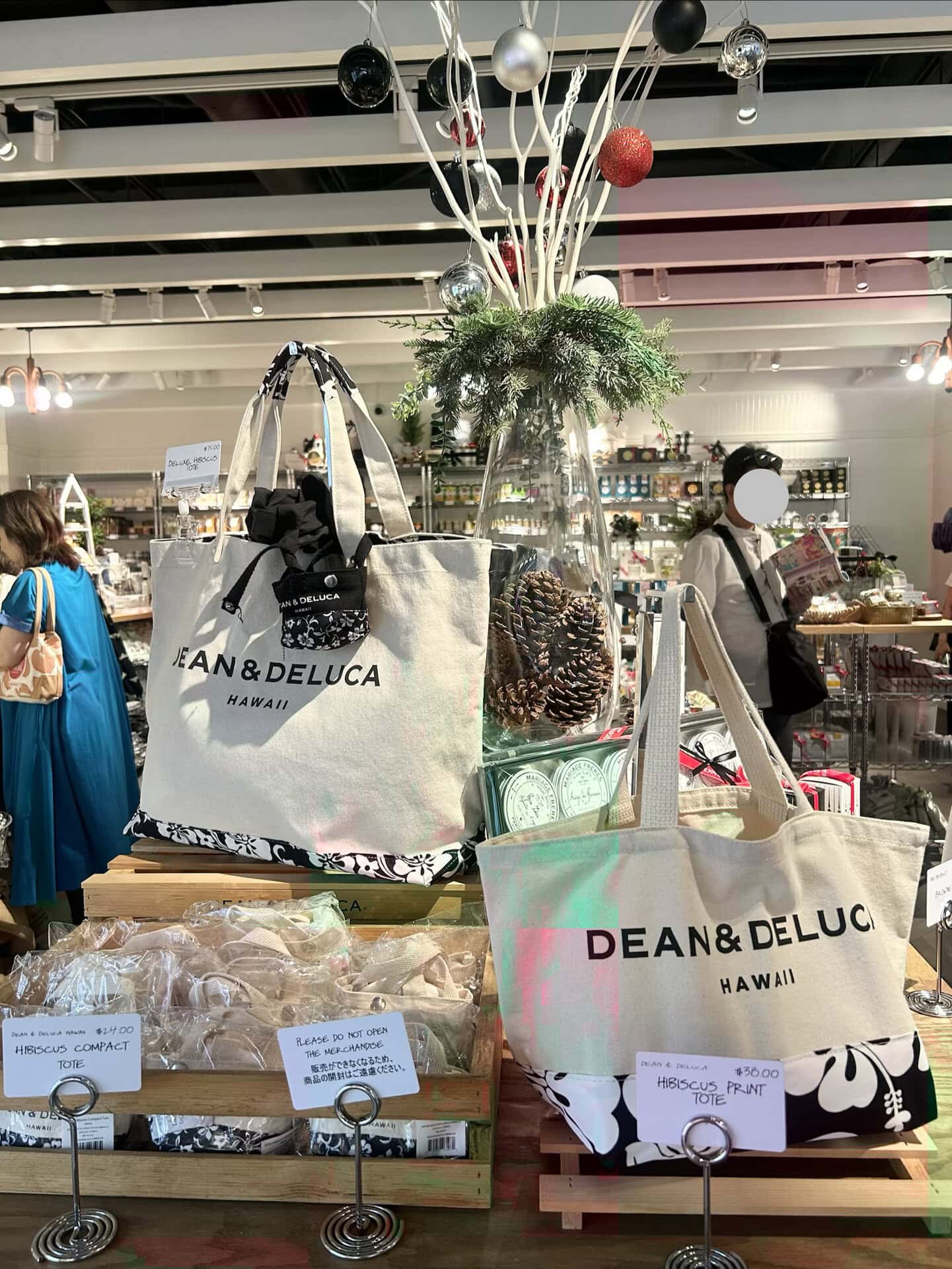 HAWAIIAN TOTE 左$75、同 右$38