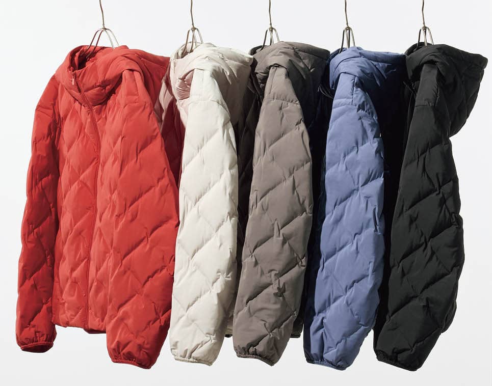 ダウンとほぼ同じ暖かさを誇る新素材を使用したパフテックシリーズ。ジャケットでも300グラム以下と軽量、耐久撥水機能付き、ホームクリーニング可能な上に乾きも早く、かつパッカブル。