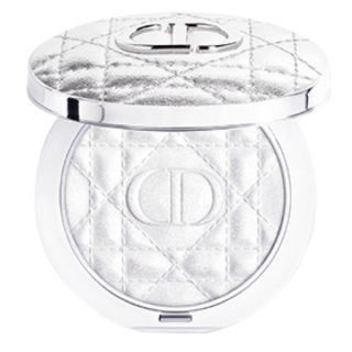DIOR ディオールスキン フォーエヴァー グロウ ルミナイザー 06 ¥7,810（パルファン・クリスチャン・ディオール）